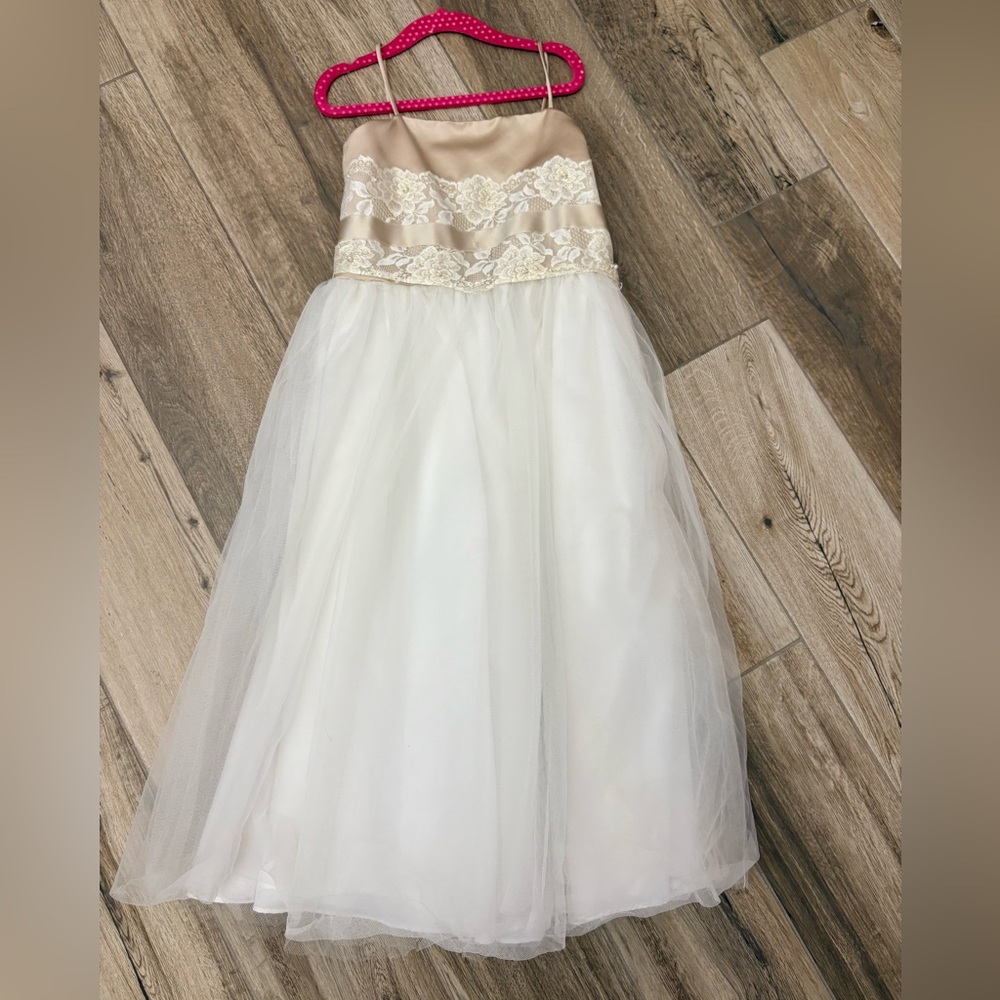 Davids Bridal Flower girl dress